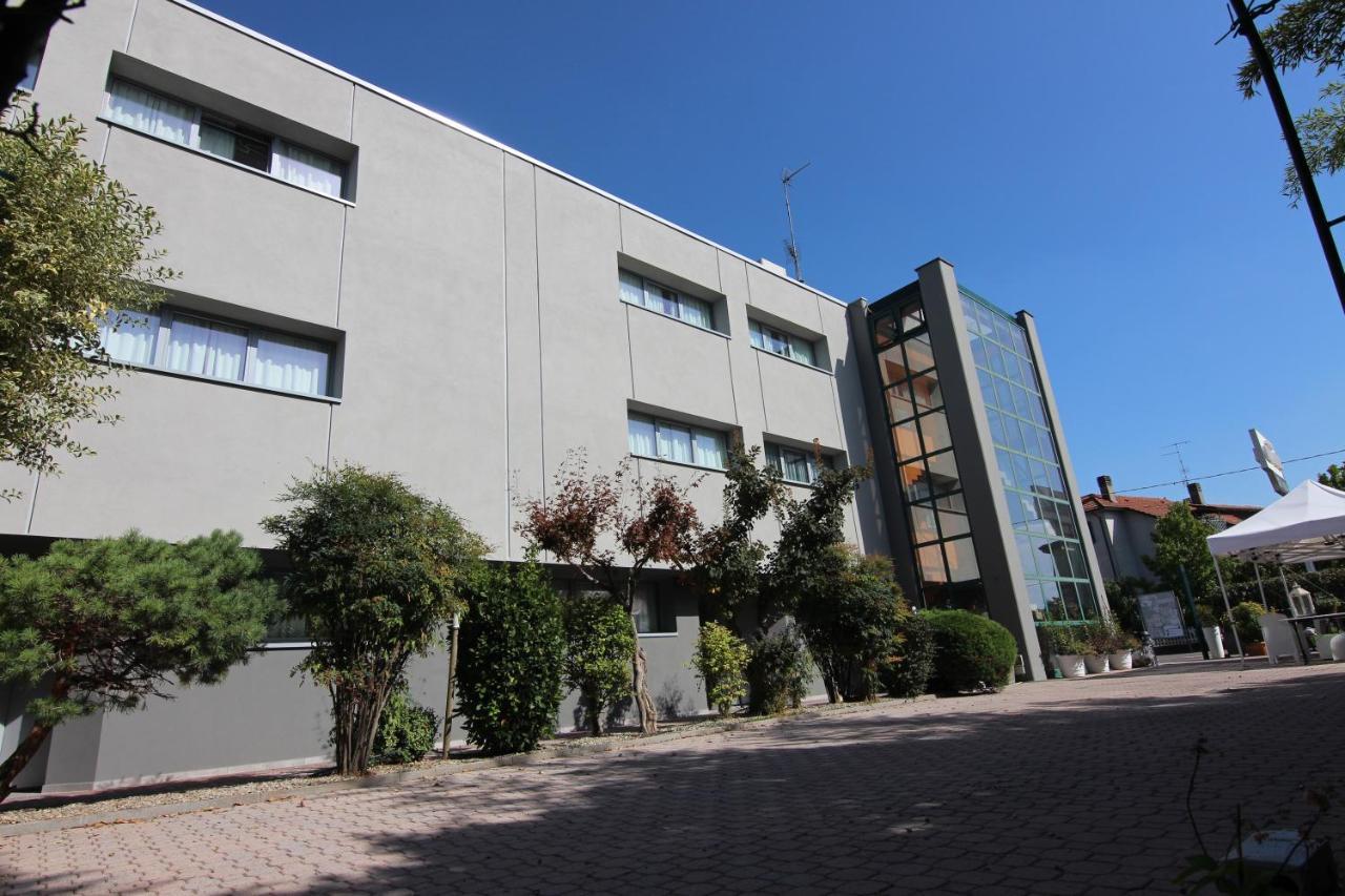 Green Hotel Poviglio  Exterior photo